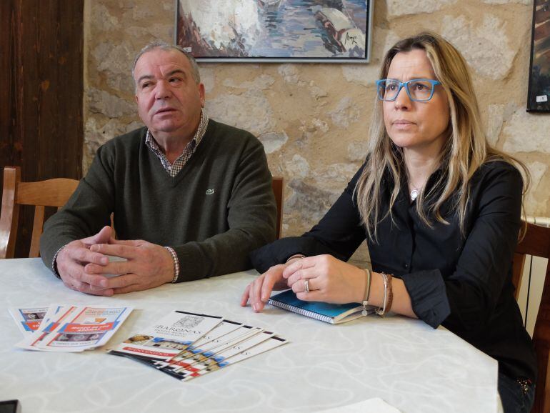 Nuria Leal, gerente del Museo de los Aromas, y Juan Manuel Gil, alcalde de Santa Cruz de la Salceda
 