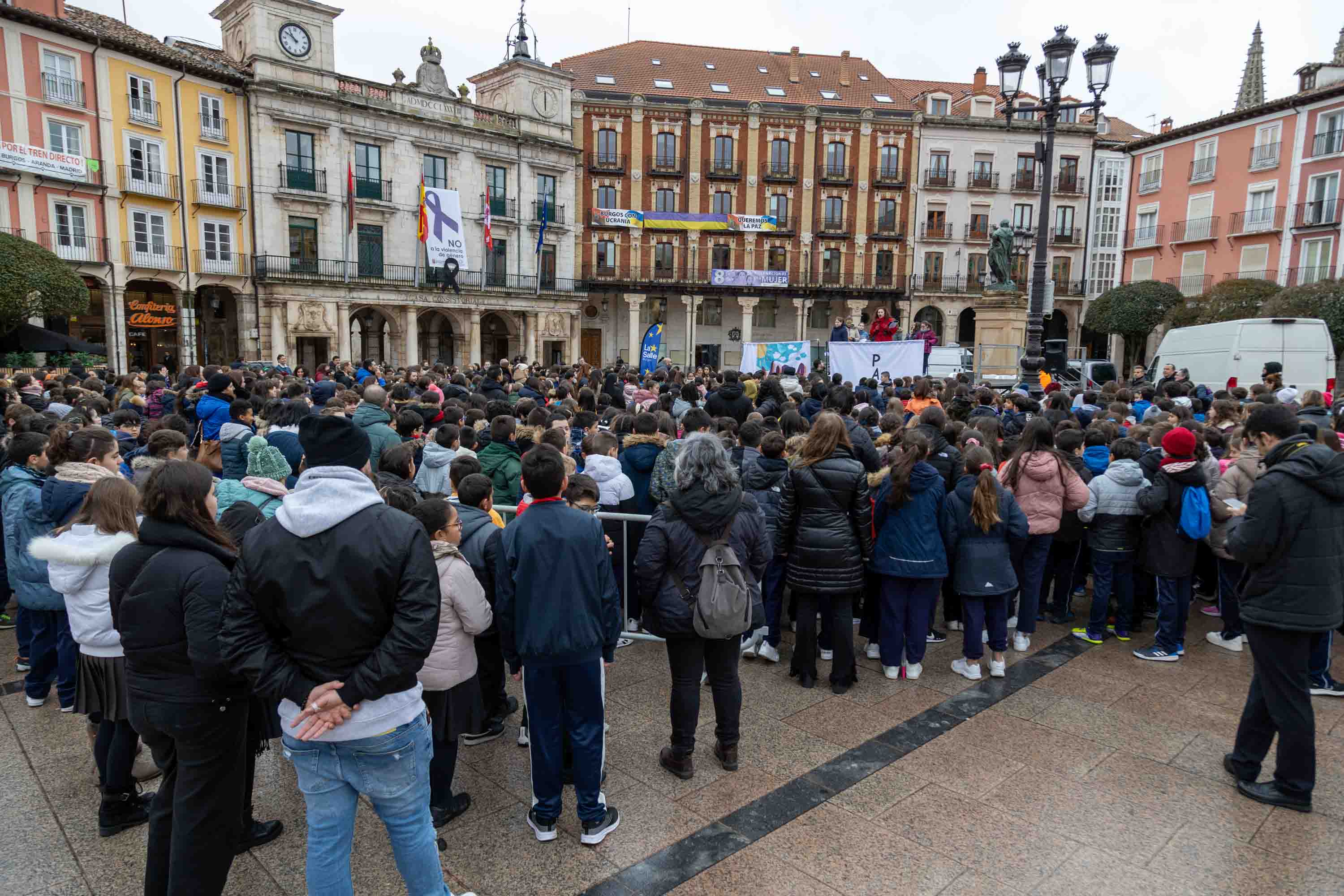 Un millar de alumnos de 20 centros han celebrado el Día de las Escuelas Católicas en Burgos