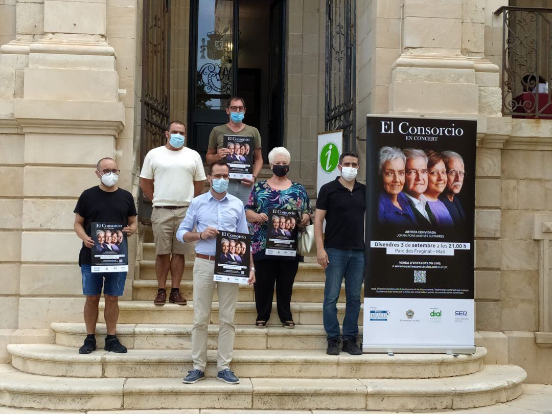 Presentació del concert de "El Consorcio" a l'Ajuntament de Maó