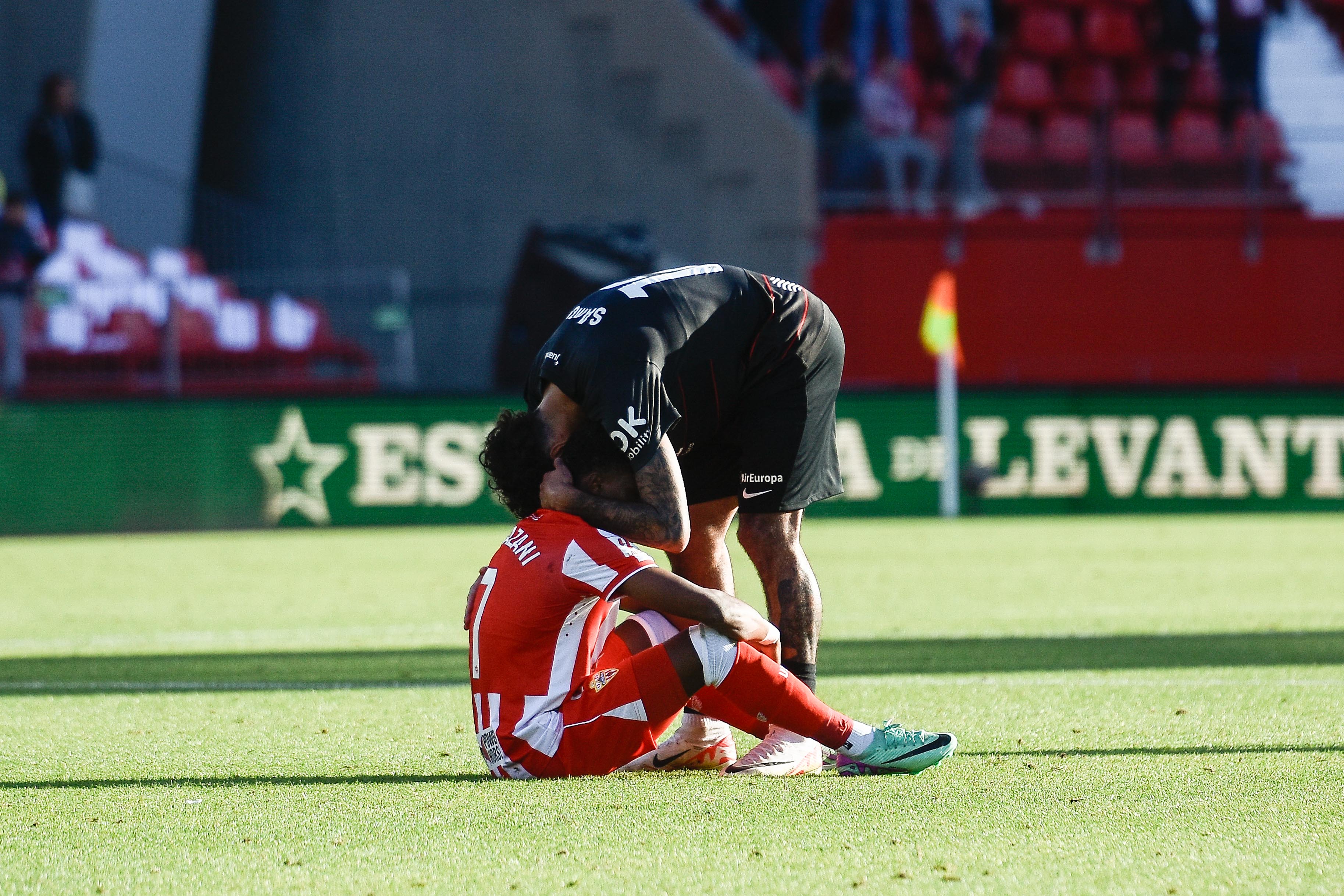 Nadie levanta a un vestuario hundido.