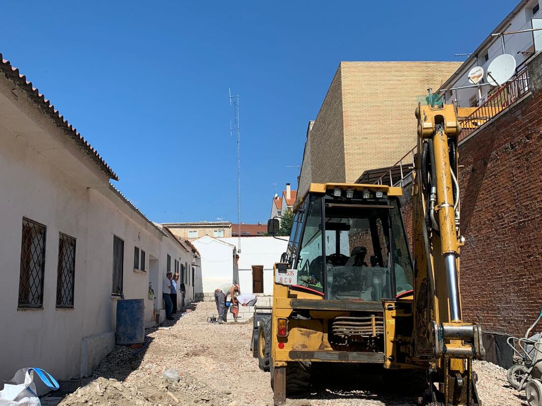 Recuperan los patios interiores del Centro Joven de El Molar para su uso