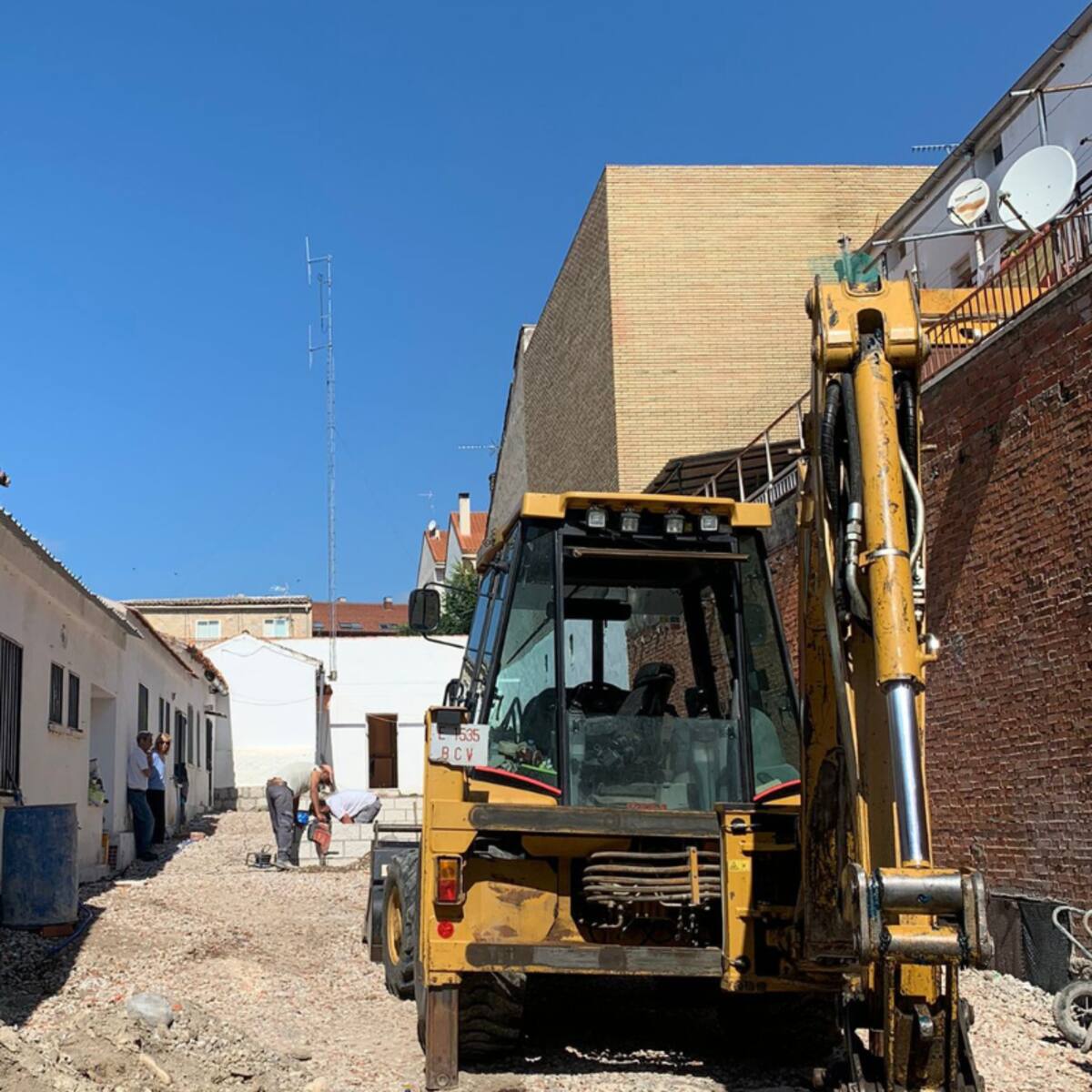Recuperan los patios interiores del Centro Joven de El Molar para su uso