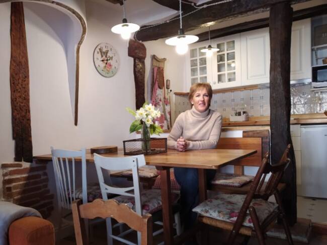 Trini Ezquerro, en uno de sus apartamentos turísticos.