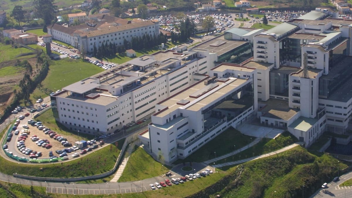 Rafael López, jefe de servicio de Oncología del CHUS: "La fragmentación lleva a la mediocridad"