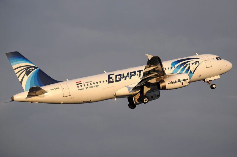 Fotografía de archivo del Airbus A320 de la compañía Egyptair siniestrado en el Mediterráneo el pasado 19 de mayo.