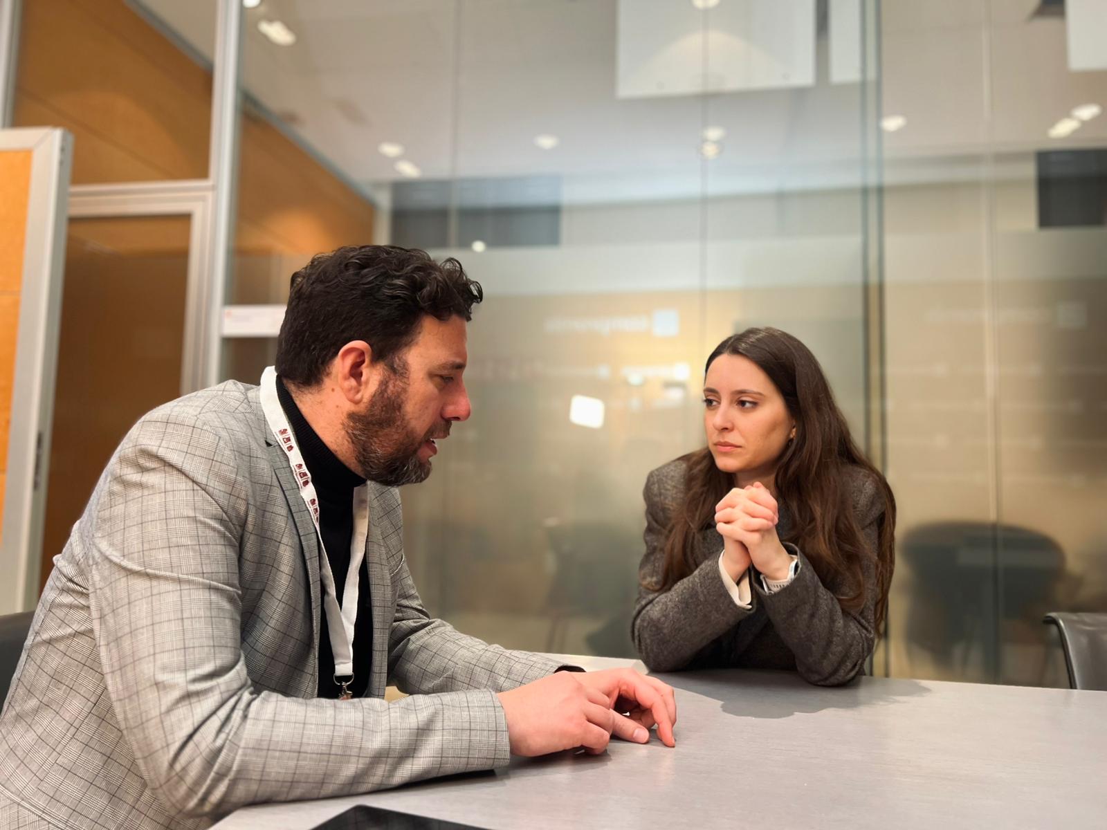 Àlex Cerradelo y María José Calabuig en Les Corts