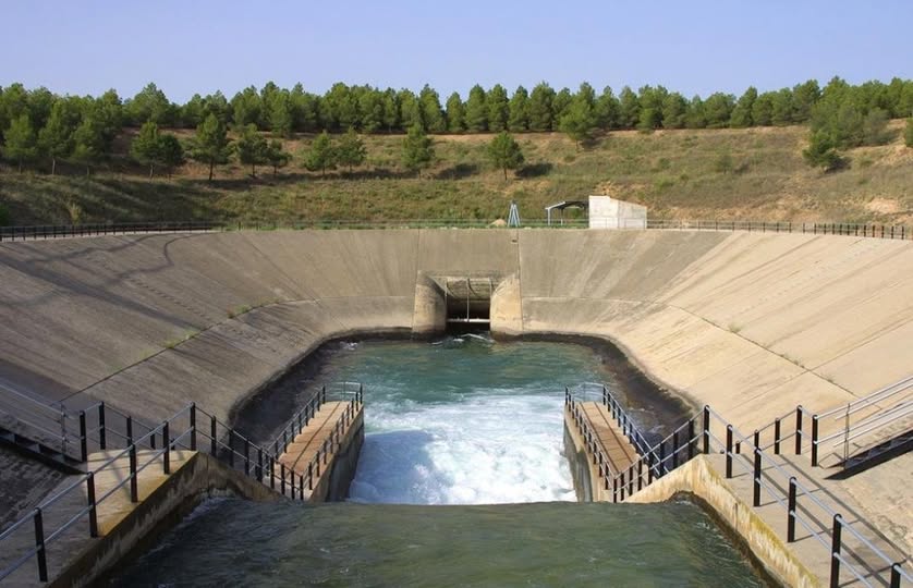 Canal regulador del Trasvase Tajo-Segura