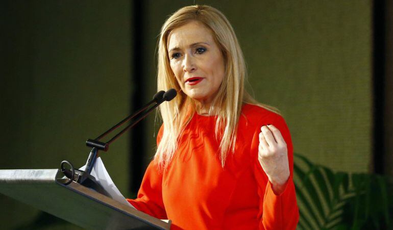 La presidenta madrileña, Cristina Cifuentes, durante la clausura de la segunda edición del Día de las Profesiones, esta tarde en el Colegio Oficial de Arquitectos de Madrid.