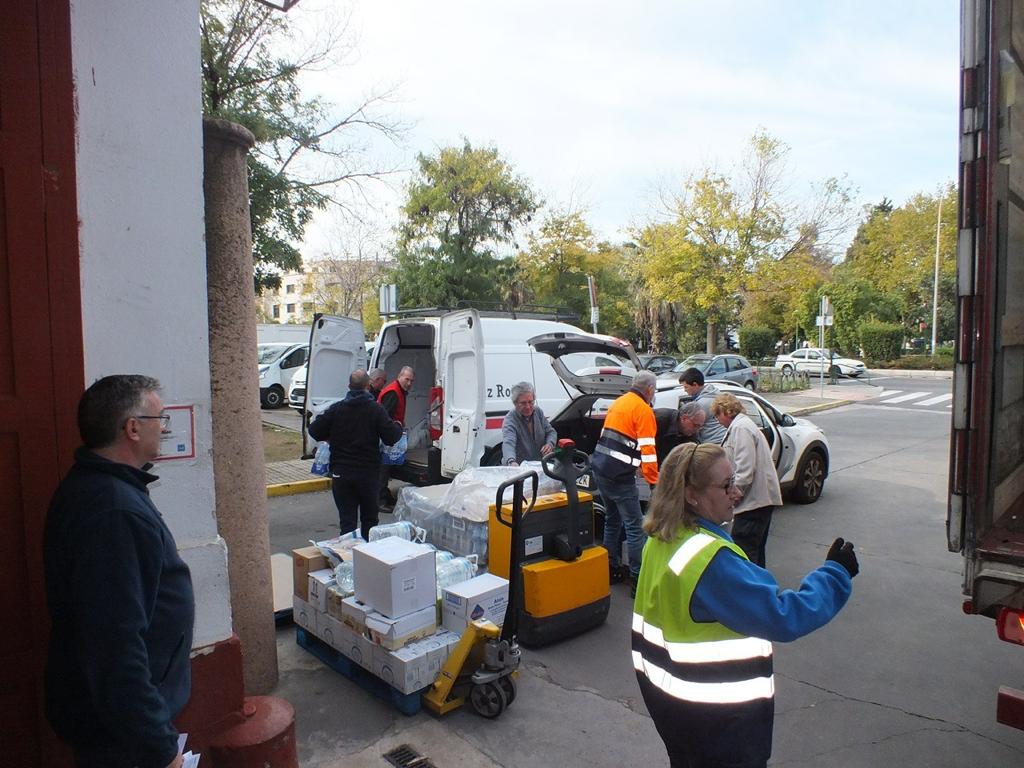 Voluntarios en el Banco de Alimentos Medina Azahara