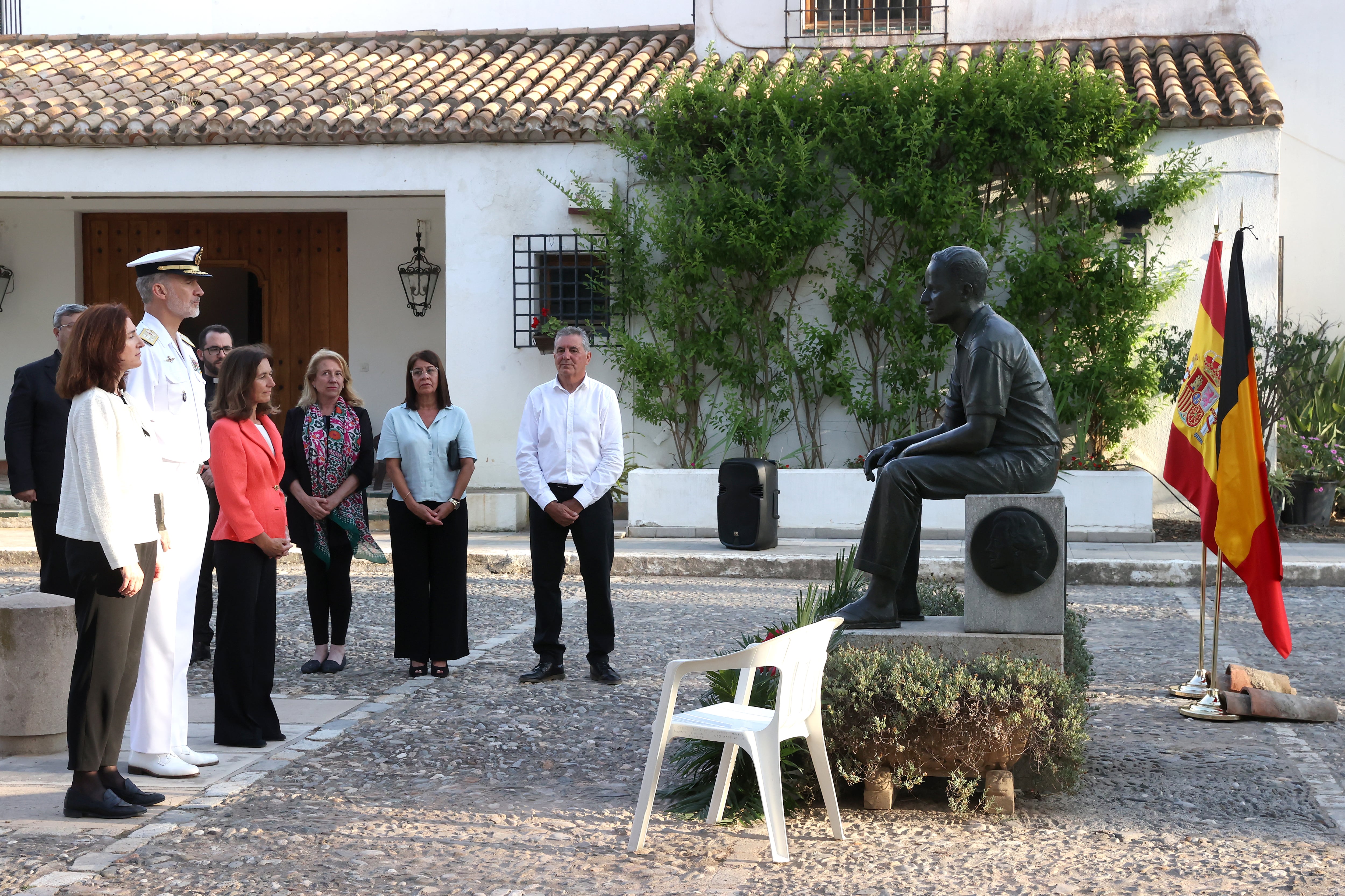 El Rey Felipe VI realiza íntimo homenaje al Rey Balduino de Bélgica en su residencia de verano en &quot;Villa Astrida&quot; en Playa Granada