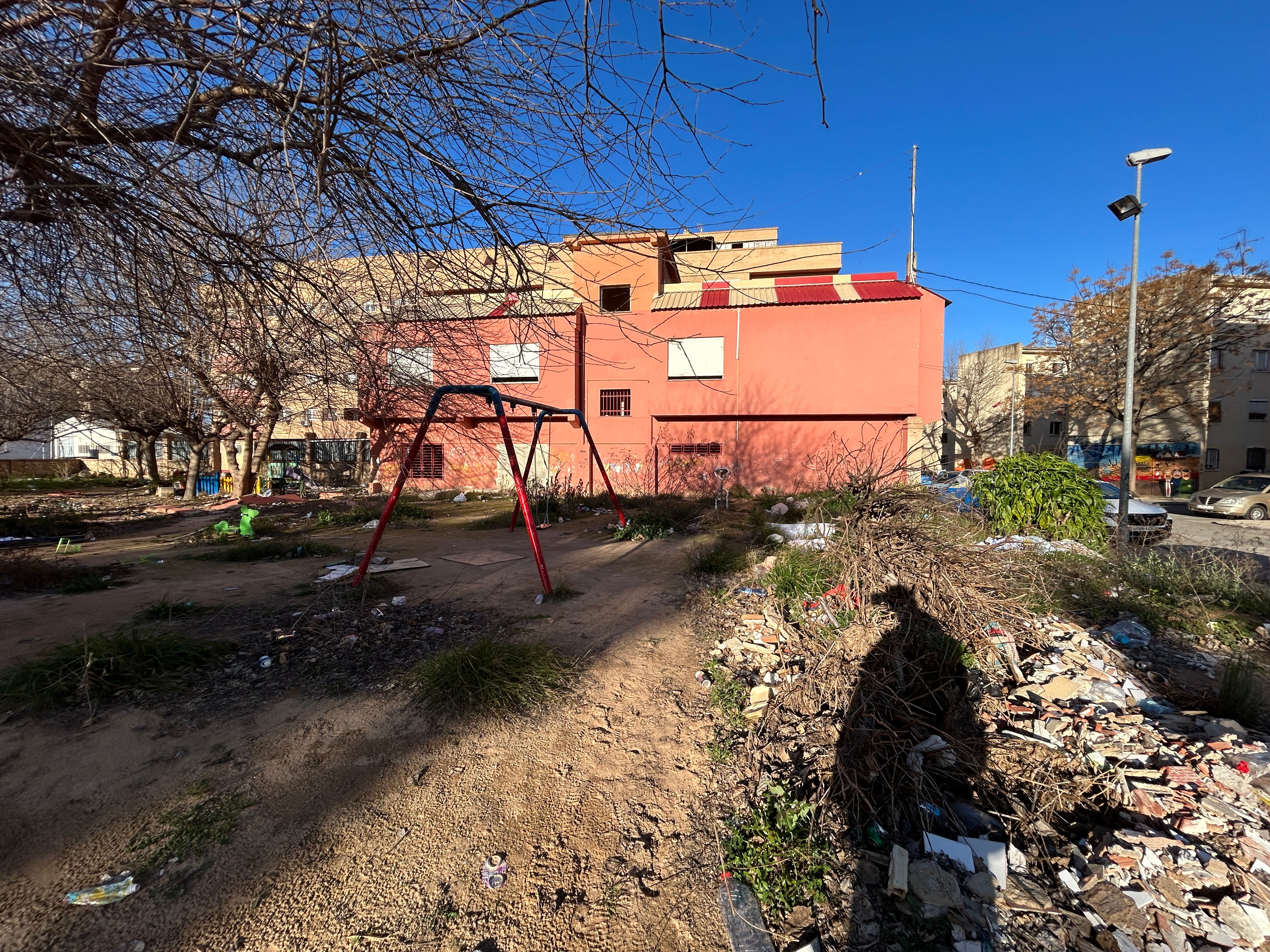 Situación del barrio del Raval de Algemesí 15 meses después de la DANA.