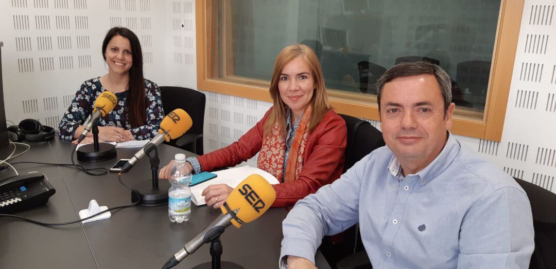 De izquierda a derecha, Alba Leo (Podemos Getafe), Miriam Rabaneda (PP Pinto) y Jesús Saiz (La Izquierda hoy Parla).