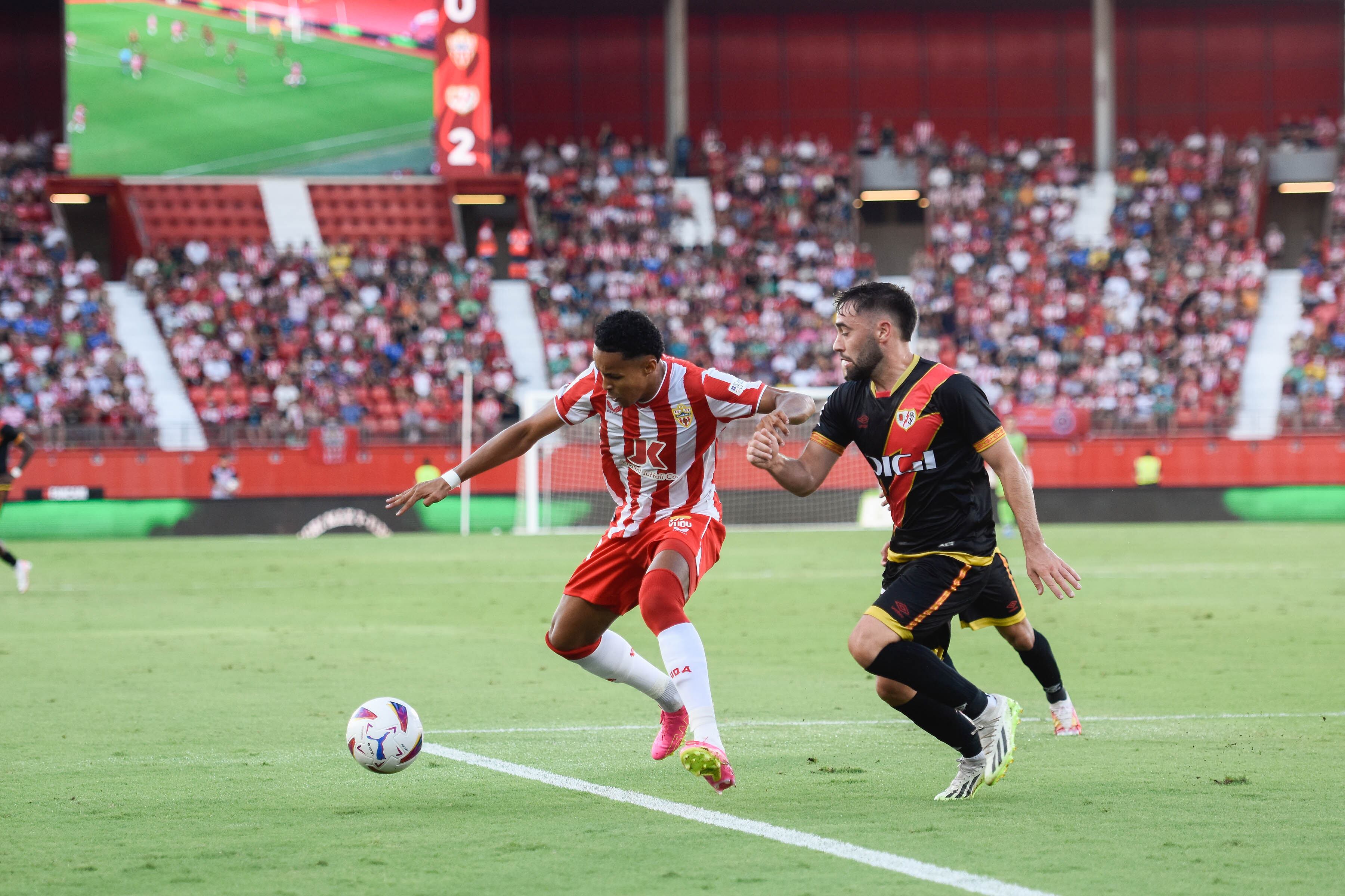 El brasileño podría salir en el mercado de invierno.