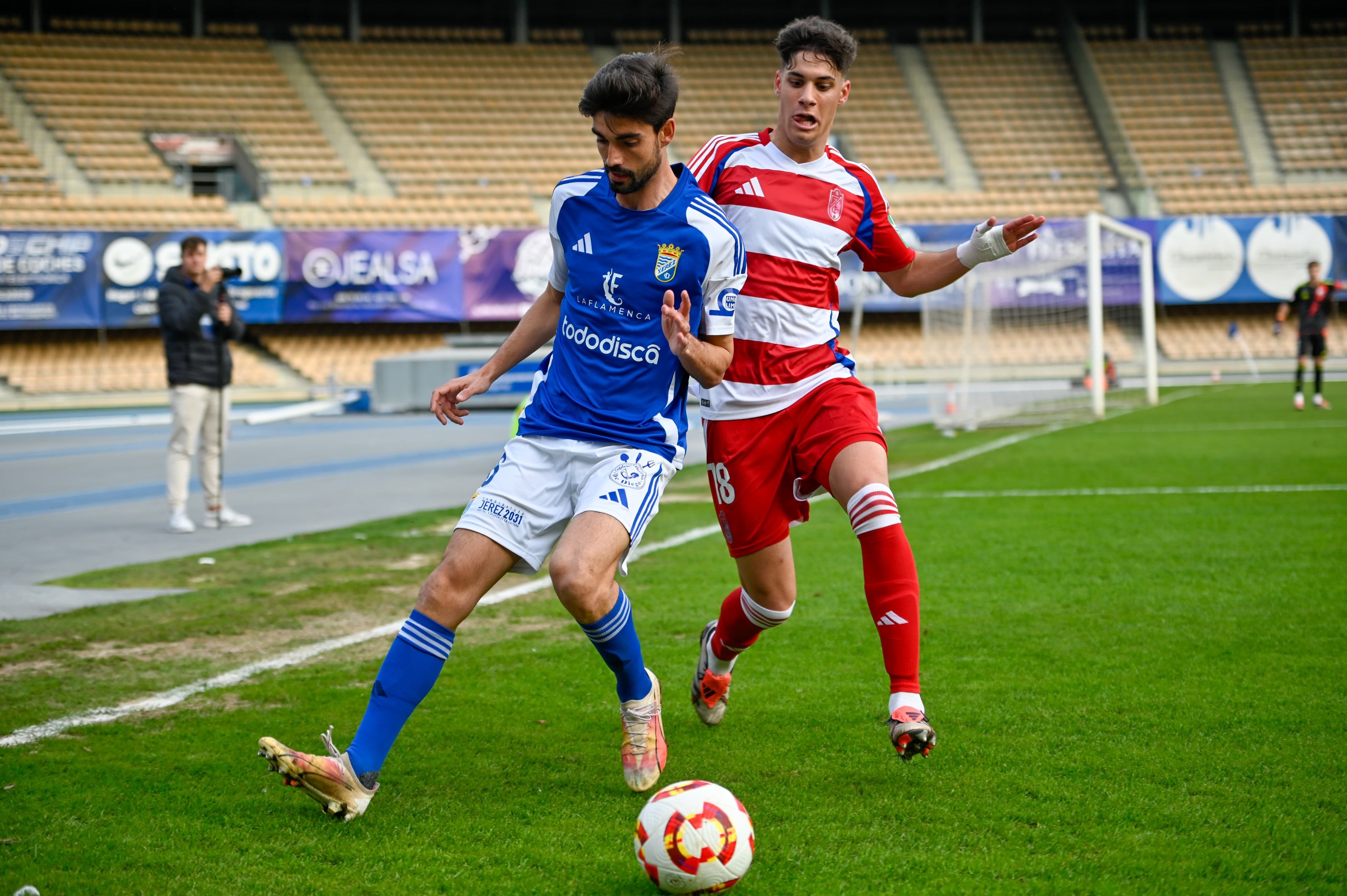 Reina durante el partido ante el Recreativo Granada