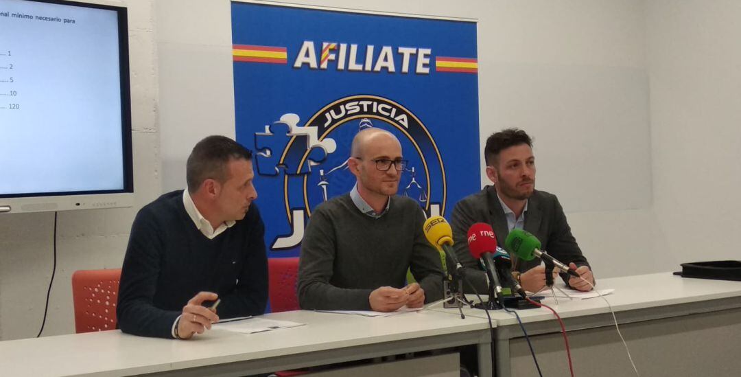 Responsables de JUPOL denuncian en rueda de prensa la falta de efectivos en el aeropuerto Alicante - Elche