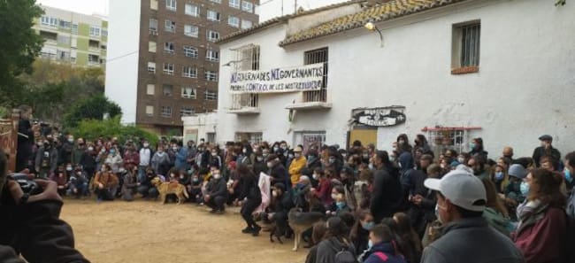 Concentración ante el desalojo en Benimaclet