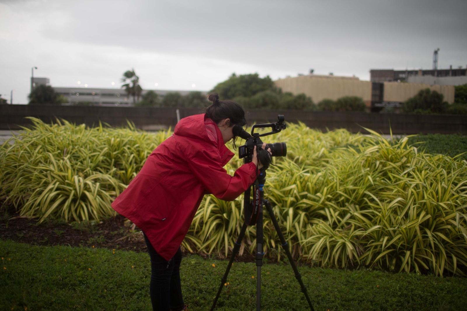 Esther Poveda ha recorrido medio mundo desde que comenzó su carrera en El Día de Cuenca, donde se curtió en el periodismo local.