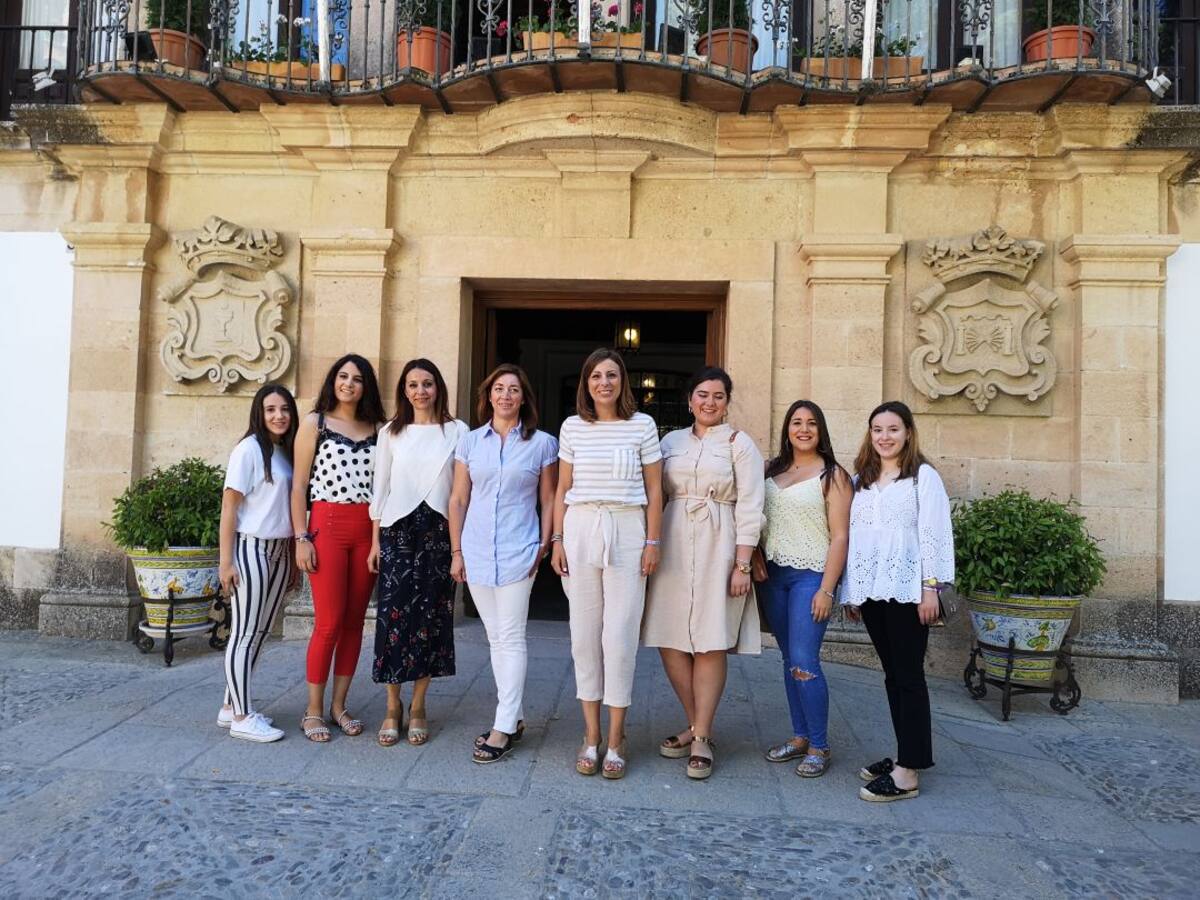 El equipo de Gobierno mantiene el primer encuentro con las Damas Goyescas