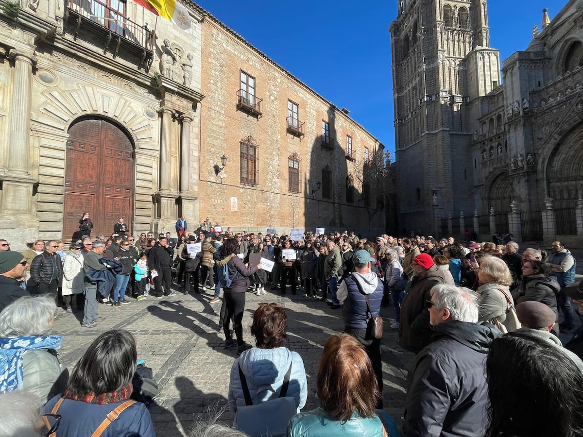 "El Valle no se vende, el Valle se defiende": vecinos de Toledo se movilizan contra el proyecto del 'Montmartre Natural'