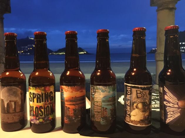 Seis de las refrencias de la microcervecera navarra.