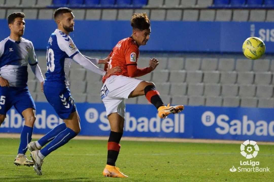 Nano Mesa ha debutado con la camiseta del Logroñés. 