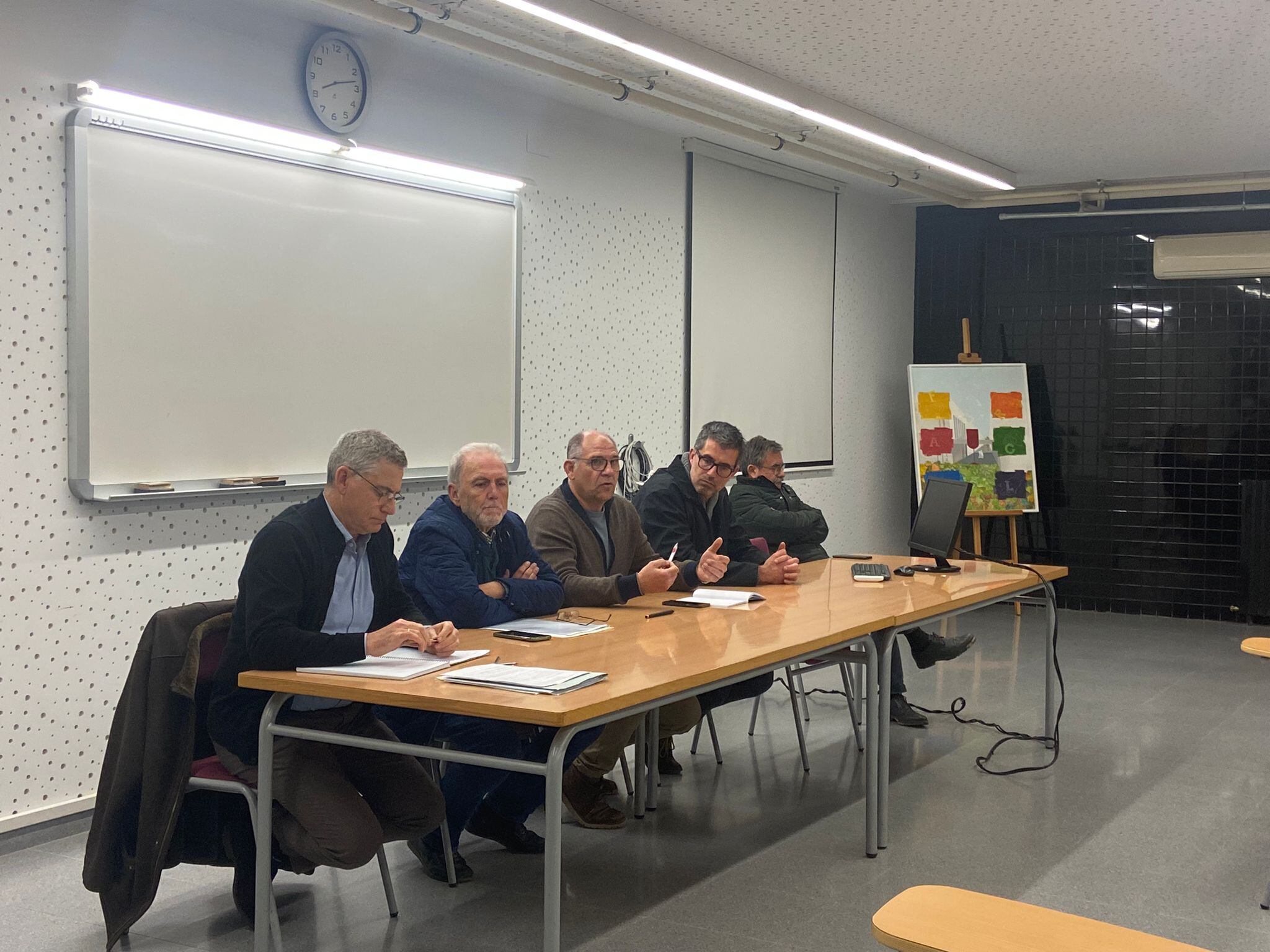 La junta directiva del Martínez Valls Bàsquet al complet