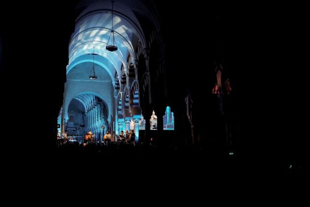 El guitarrista cordobés Vicente Amigo durante el concierto que ofreció este jueves en la Mezquita de Córdoba.