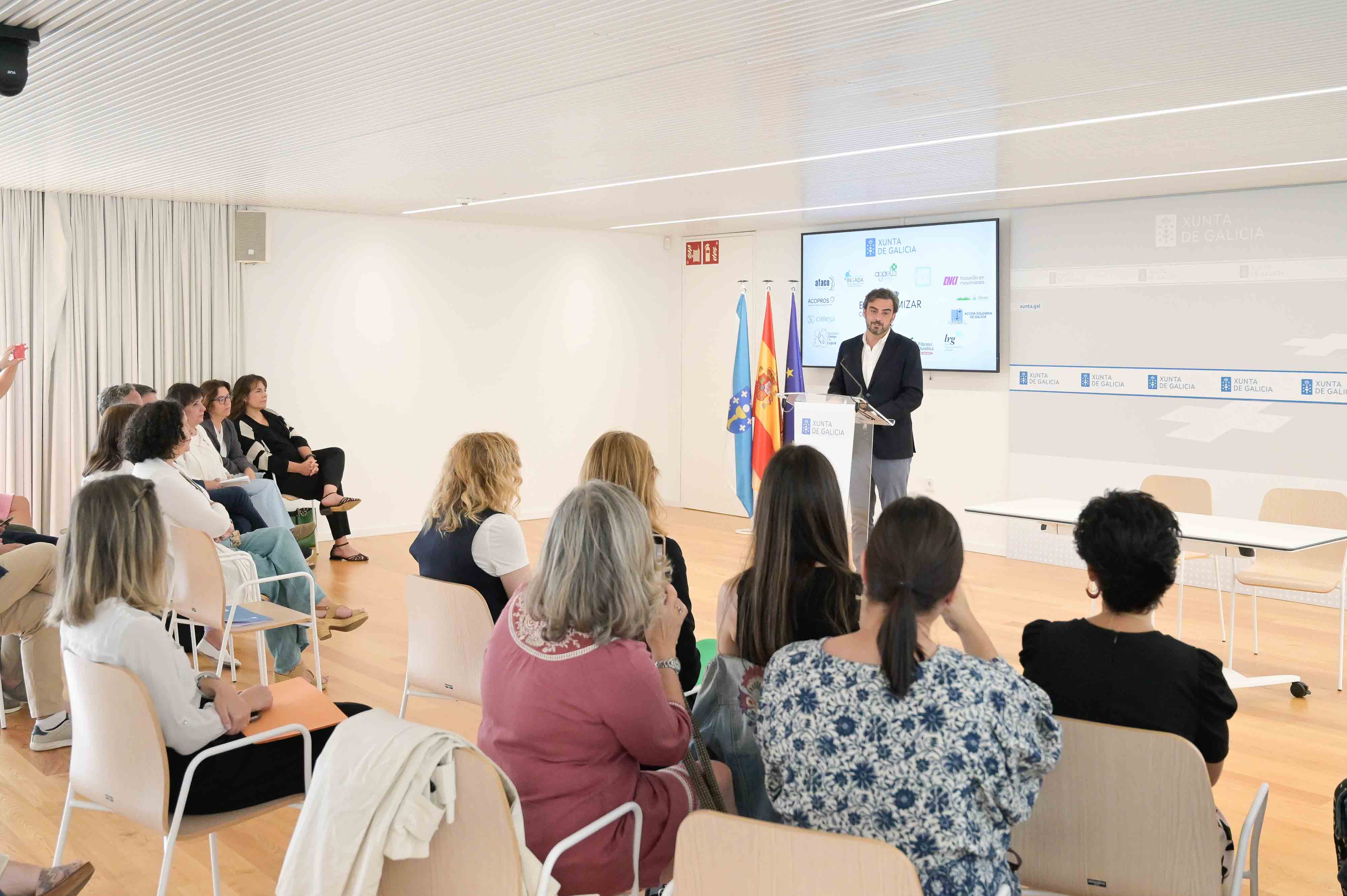 Entrega de locales a entidades en el Espazo Amizar de A Coruña