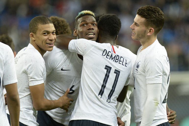 Los jugadores de Francia celebran un gol.