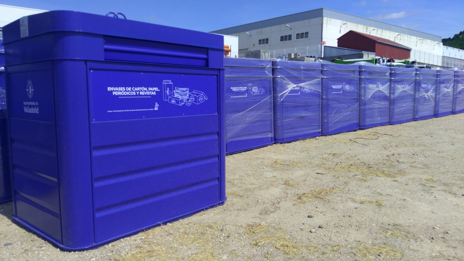 Contenedores azules para papel y cartón en Valladolid