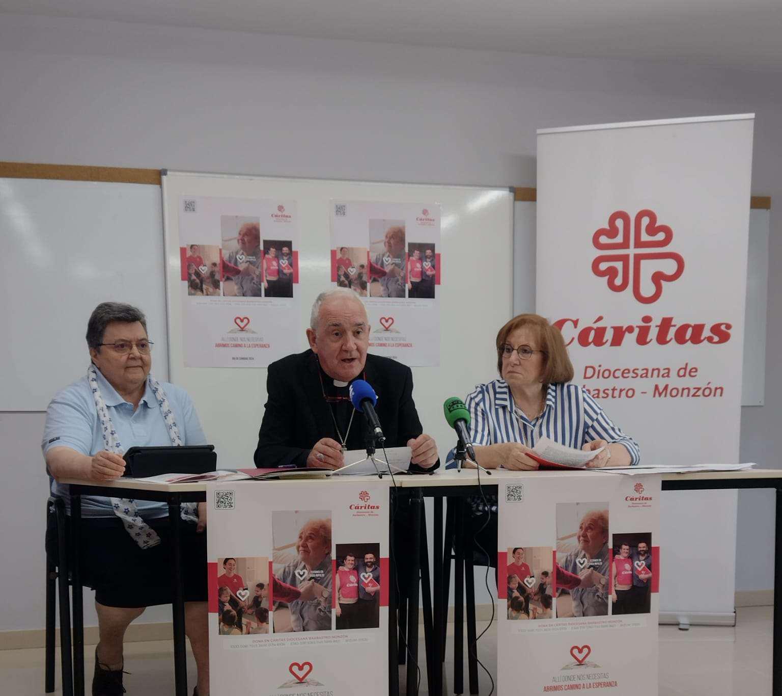 Julia Lirios, Ángel Pérez y Amparo Tierz en la presentación. Foto: Diócesis de Barbastro-Monzón