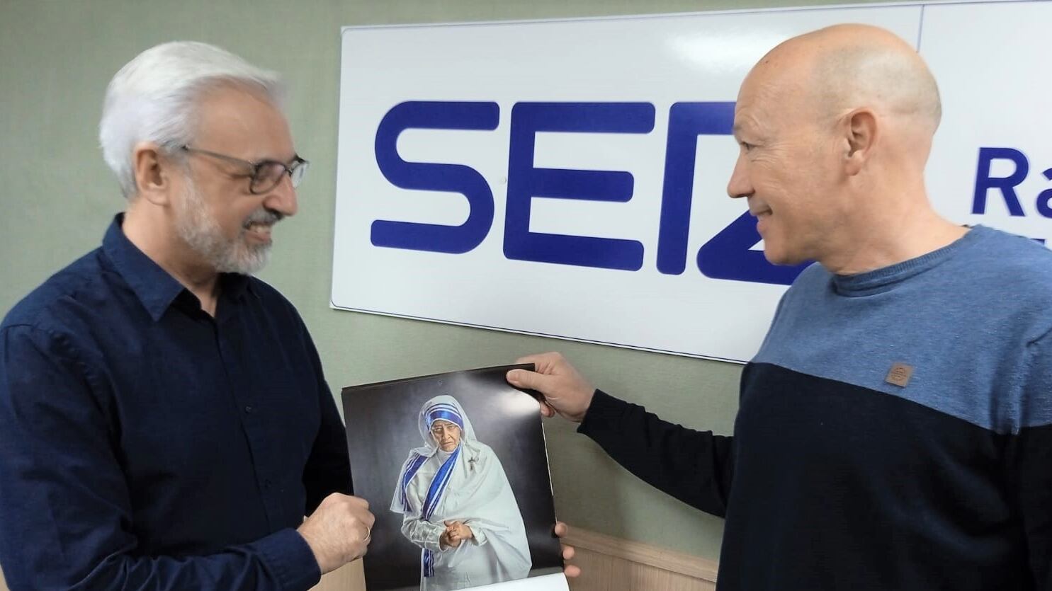 Vicente Esteban y Eduardo Gras, en el estudio de Radio Elda SER