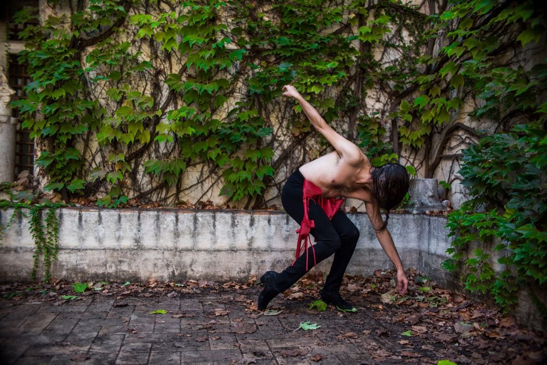 El bailaor Andrés Marín durante un ensayo en el Monasterio de La Cartuja