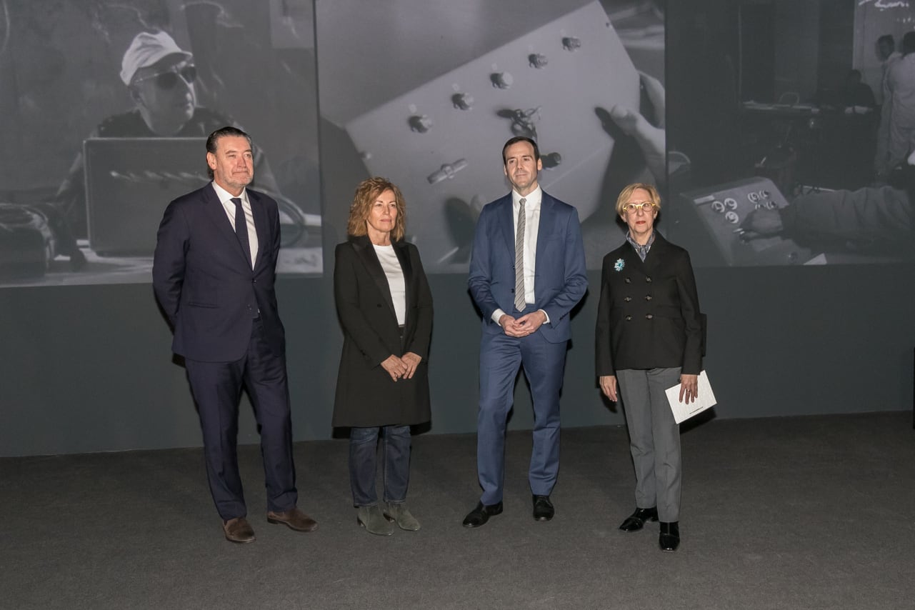 Miguel Zugaza, director del  museo; Beatriz Caravaggio, videoartista; Juan Pujol, adjunto al Director y director de  Comunicación Socioeconómica y Cultural de la Fundación BBVA; y Miriam Alzuri,  conservadora de Arte Moderno y Contemporáneo