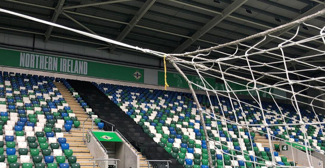 El cordón colocado por un aficionado del Villarreal en el Estadio de Belfast