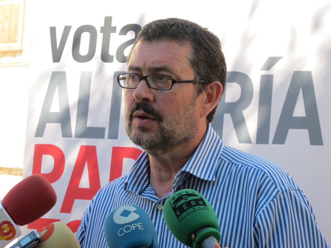 Rafael Esteban portavoz de IU en el Ayuntamiento de Almería.