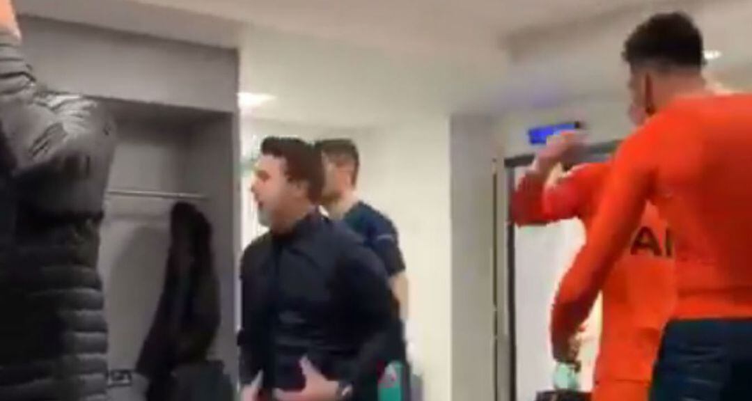 Pochettino celebra el pase a semifinales en el vestuario