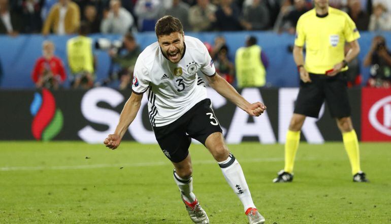 Hector celebra el gol decisivo