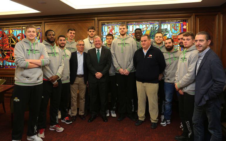 Antonio Silván presidió la recepción al CB Agustinos