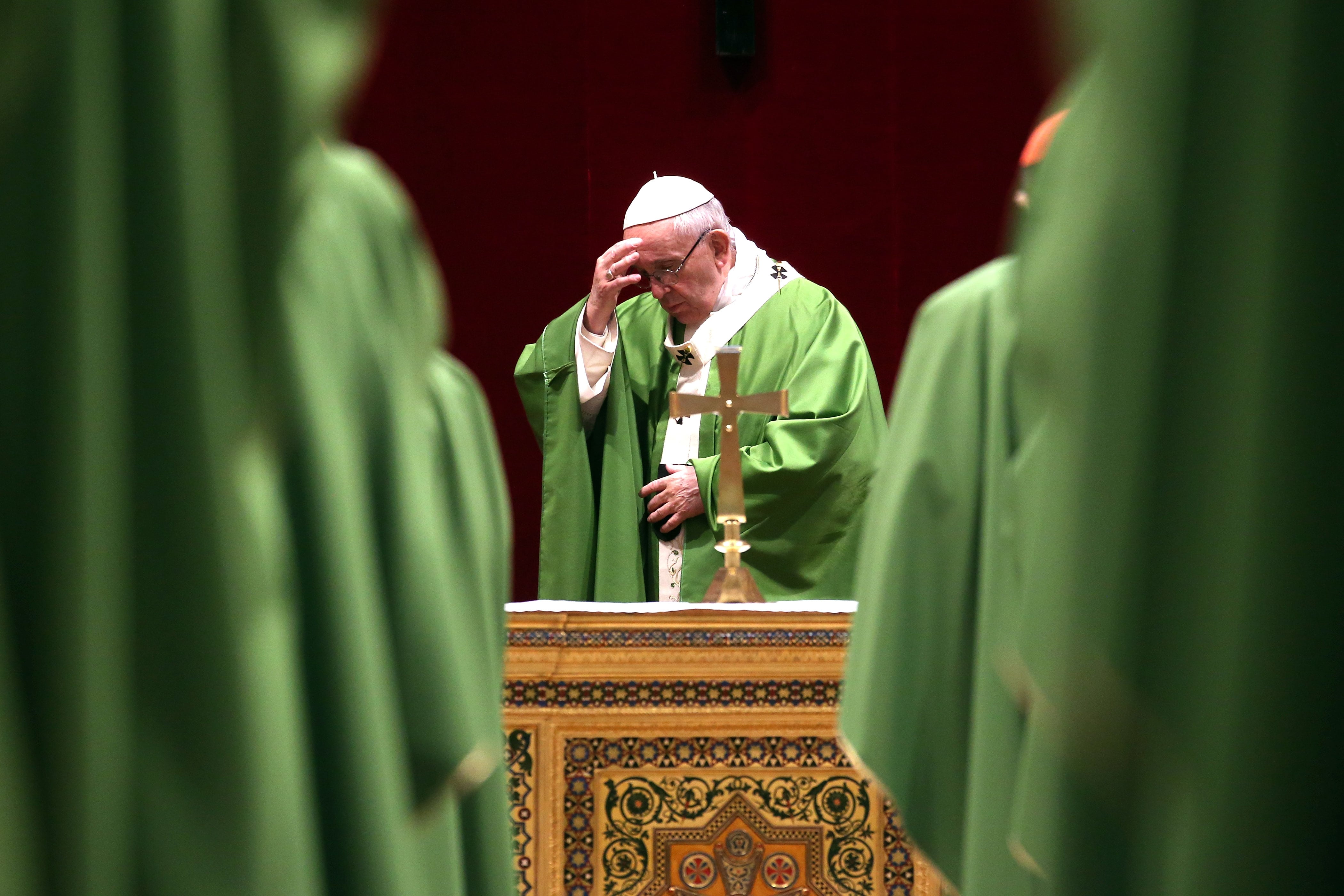 El papa Francisco durante una misa que clausuraba una reunión sobre la protección de los menores en la Iglesia el pasado mes de febrero