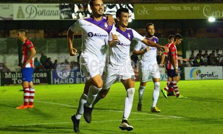 Un momento del partido de los blancos en Torredonjimeno.