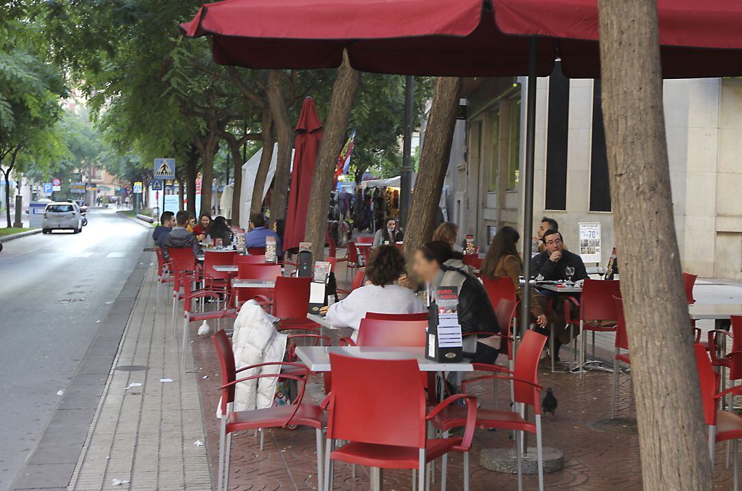 La Diputación traslada a Ashocas que incrementará hasta 9,2 millones las ayudas a los sectores más afectados