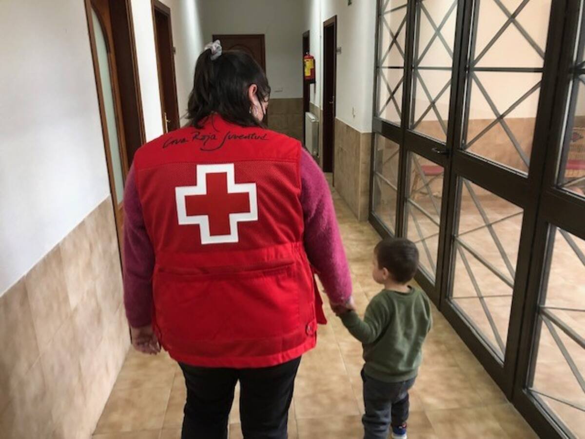 Unos 150 voluntarios de Cruz Roja dan apoyo a los refugiados ucranianos en Ávila