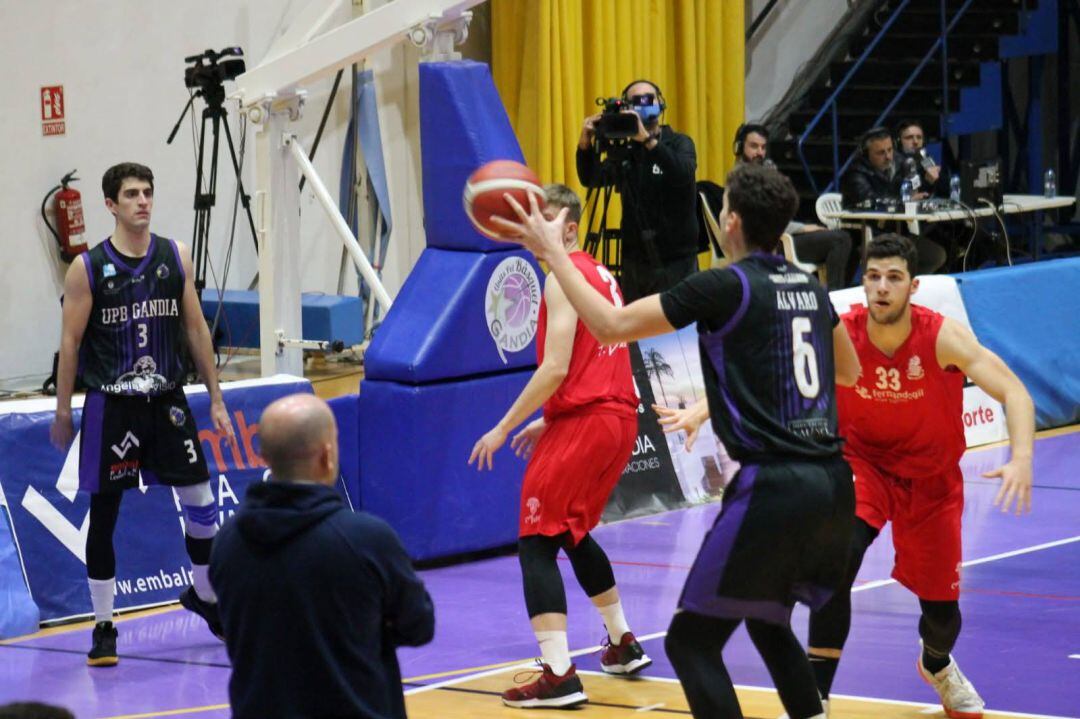 Momento del partido del UpB Ganida ante las cámaras de Telesafor