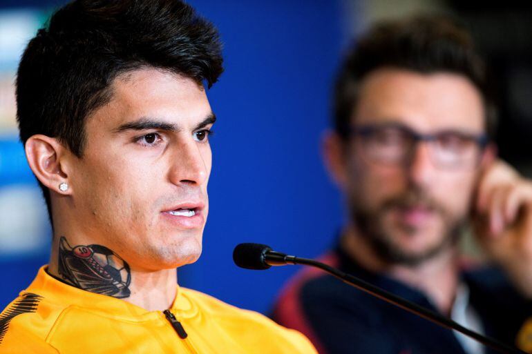 El delantero del Roma, Diego Perotti, durante la rueda de prensa previa al partido de Liga de Campeones que disputarán mañana frente al Atlético de Madrid en el estadio Wanda Metropolitano.