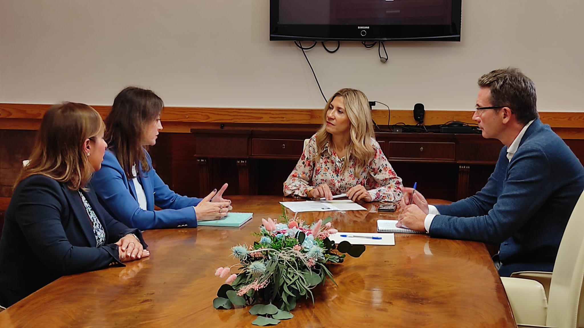 Reunión de la vicepresidenta económica del Gobierno de Aragón, Mar Vaquero, con el Sindicato de Inspectores de Trabajo y Seguridad Social