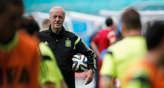 El seleccionador español Vicente del Bosque durante un entrenamiento de la Roja.