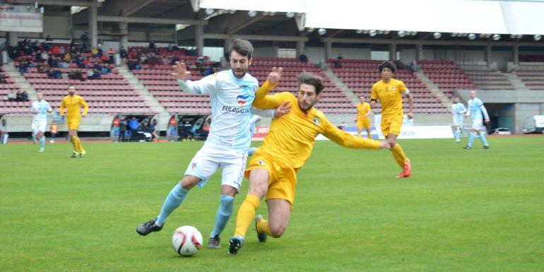 El Compos no pudo pasar del empate ante el Burgos