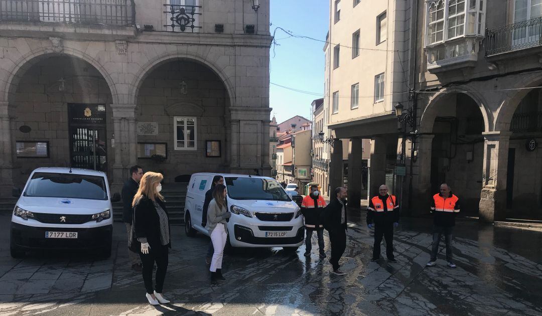 La recepción de los vehículos en la Plaza Mayor