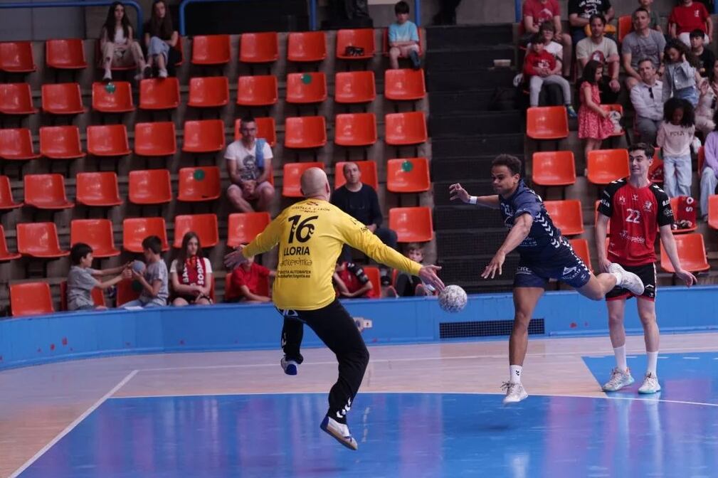 Alberto Gonzalez, frente a San Pablo Burgos